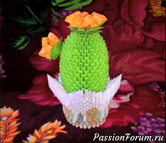 Модульное оригами. Мои пробные работы: кактус в горшочке и лебедь.
