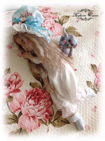 Дашенька, полностью текстильная куколка.