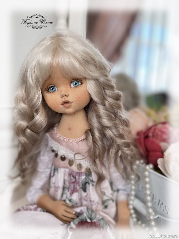 Розочка коллекционная текстильная кукла.