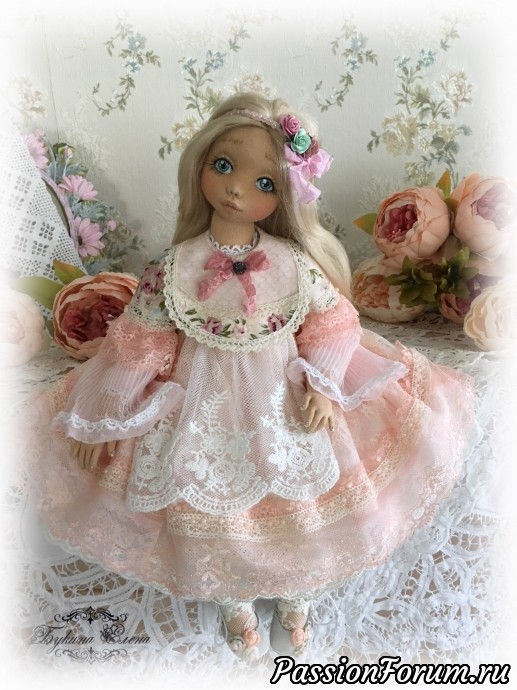 Евочка, коллекционная полностью текстильная куколка.