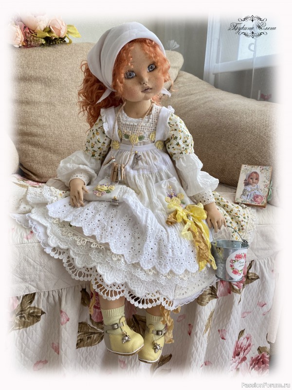 Дуняша-мамина помощница. Коллекционная текстильная кукла.