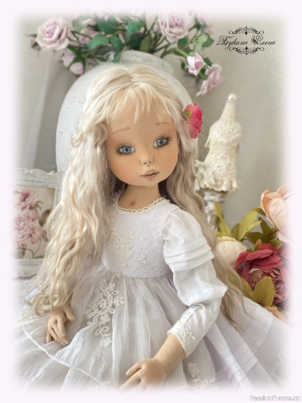 Снежана, коллекционная текстильная кукла.
