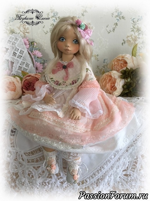 Евочка, коллекционная полностью текстильная куколка.