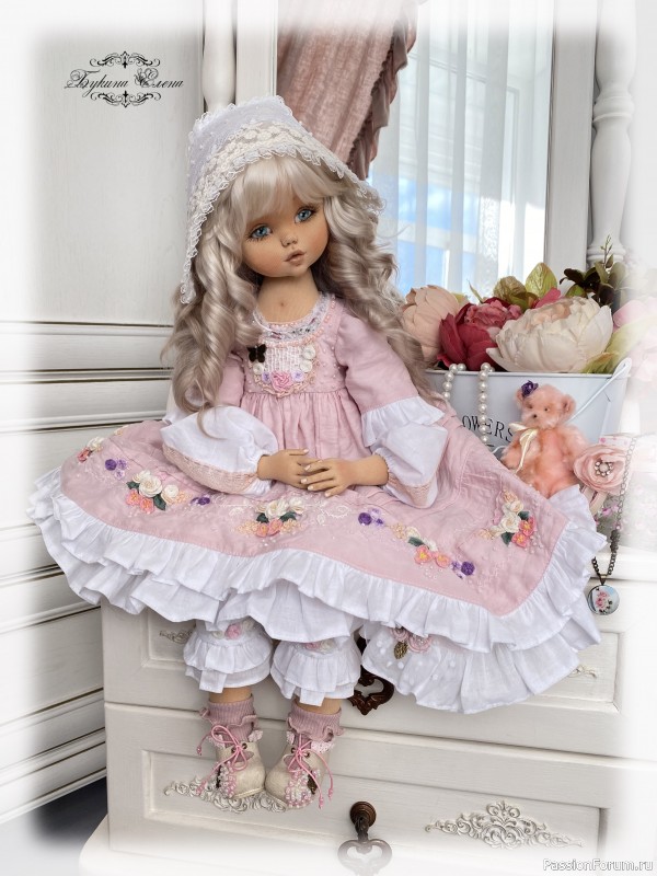 Розочка коллекционная текстильная кукла.