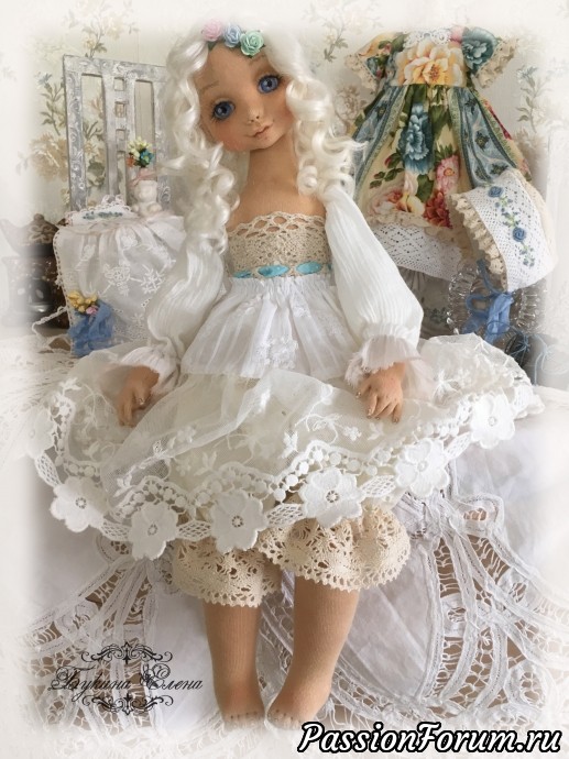 Коллекционная полностью текстильная куколка.