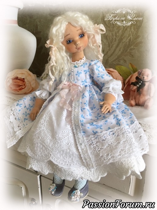 Нюта коллекционная текстильная кукла.