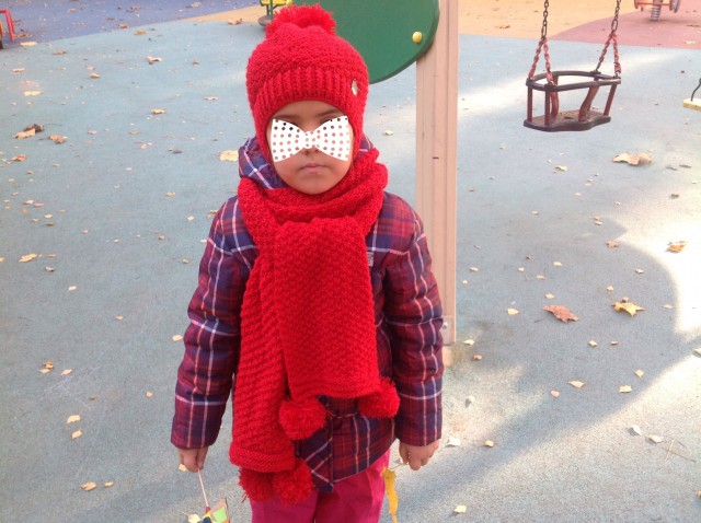 Шапочка и шарф на осень " Беспроигрышный красный" на девочку 5-6 лет