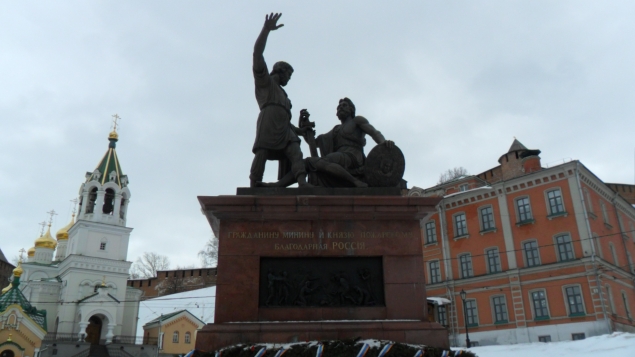 Подарок москвичей - копия памятника Минину и Пожарскому Подарок москвичей - копия памятника Минину и Пожарскому