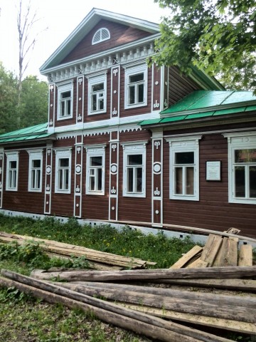 Новый экспонат в стадии сборки Новый экспонат в стадии сборки