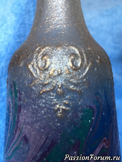 Бутылка-графин с марморированием.