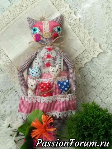 Кошечка-мамочка