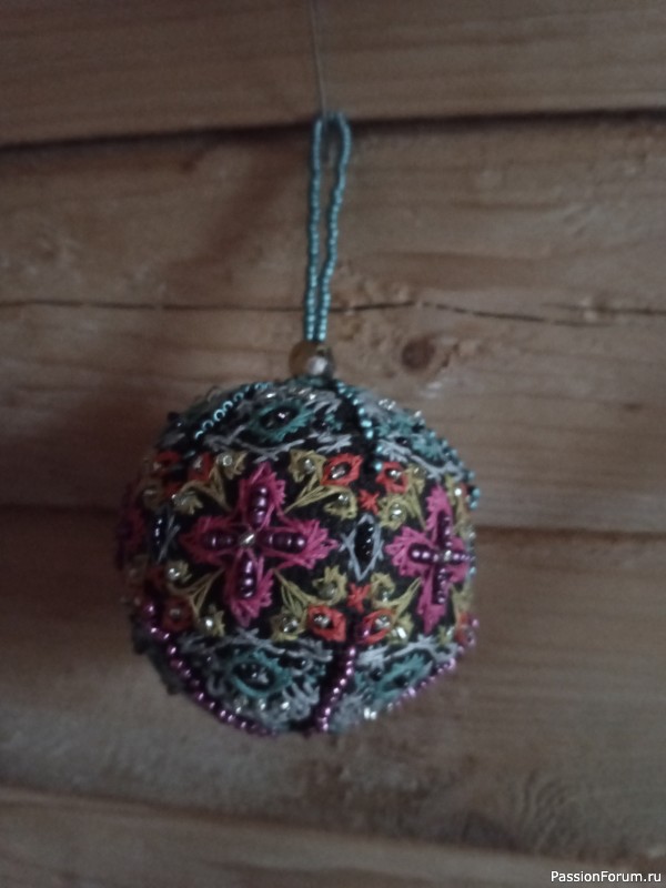 Новогодние игрушки