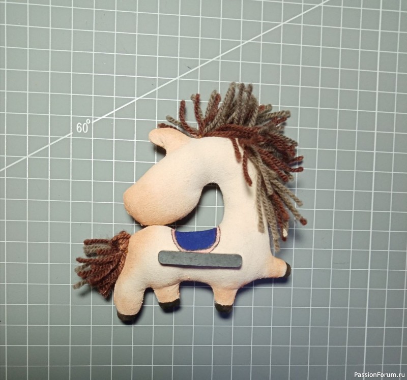 Озорные лошадки