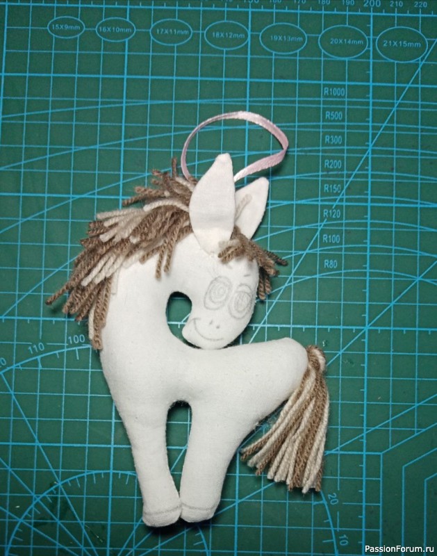 Скромная лошадка.