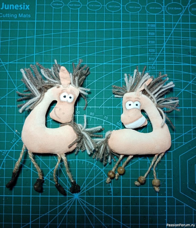 Игривые лошадки - позитивчики.