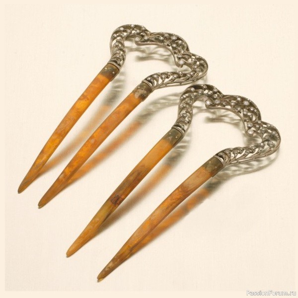 Рог в украшениях эпохи модерн