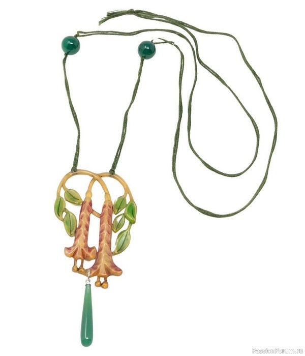 Рог в украшениях эпохи модерн