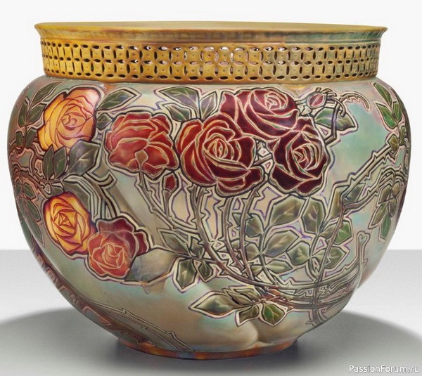 ​Керамика Zsolnay