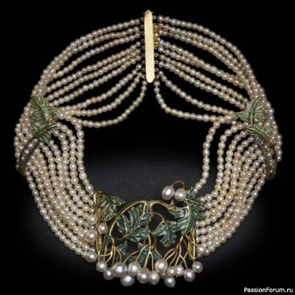 «Collier des Chien» Рене Лалика