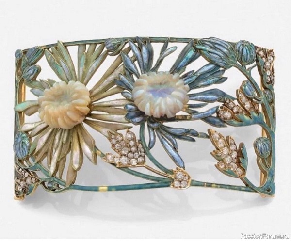 «Collier des Chien» Рене Лалика