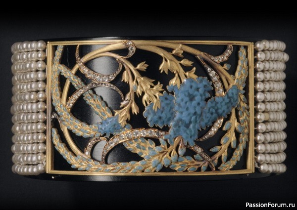 «Collier des Chien» Рене Лалика