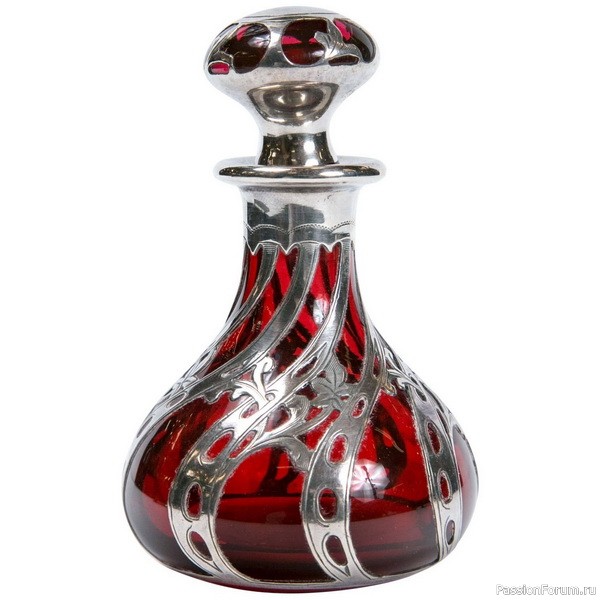 ​Модерн &ndash; серебряная аппликация