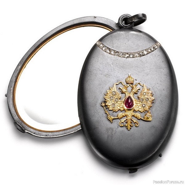 Медальон от русских ювелиров