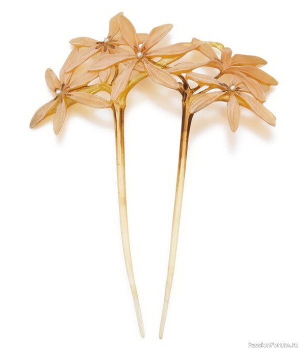 Рог в украшениях эпохи модерн