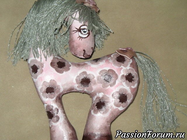 Лошадка обрела подружку!