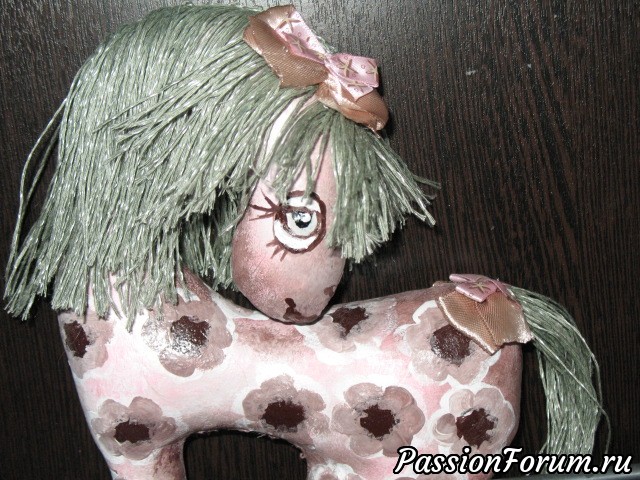 Лошадка обрела подружку!