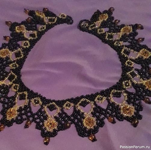 Колье из бисера