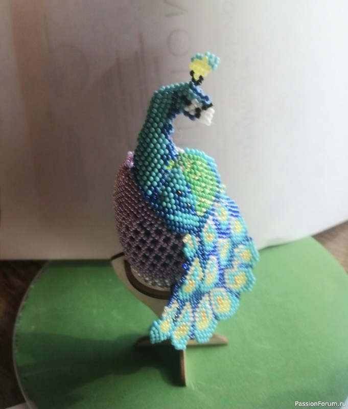 Павлин и Пасхальное яйцо