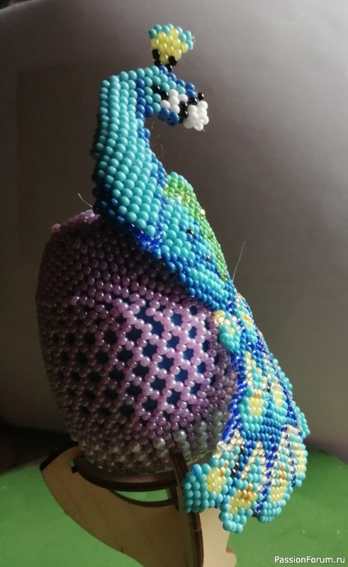 Павлин и Пасхальное яйцо