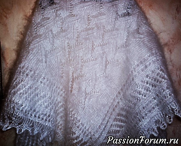 Оренбургский пуховые платки, палантины шали и другое.