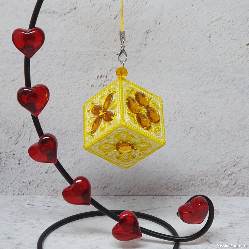 Новогодние кубики цвета радуги. Вышивка шовчиками. Хвастики.