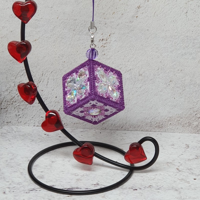 Новогодние кубики цвета радуги. Вышивка шовчиками. Хвастики.