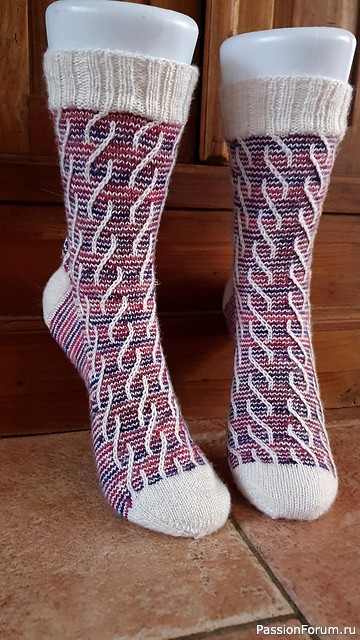 Носки спицами Faux cable Socks