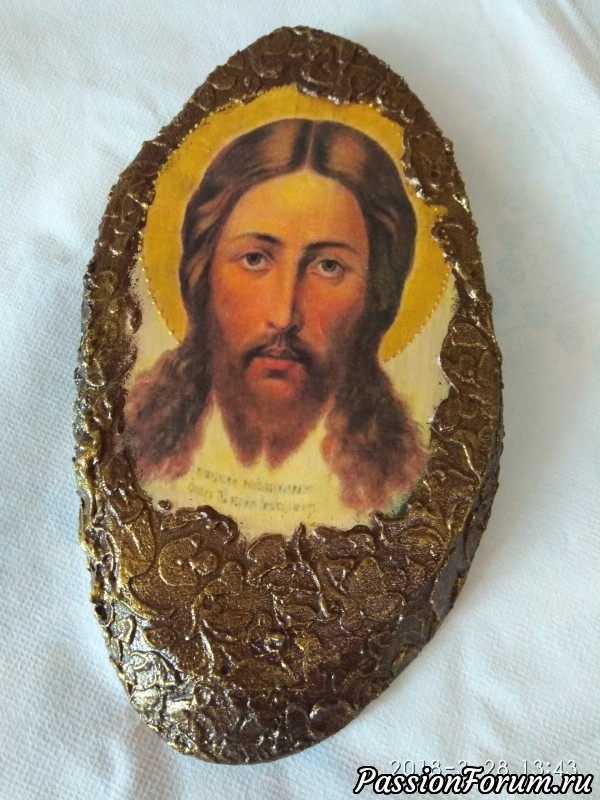 И снова Иконы на срезе дерева.