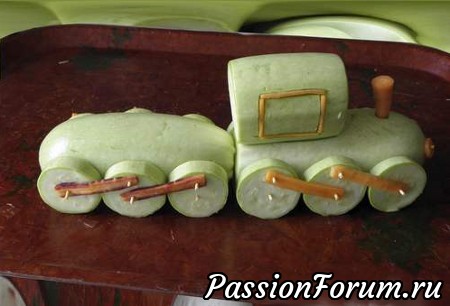 Паровозик из кабачка. Паровозик из кабачка.