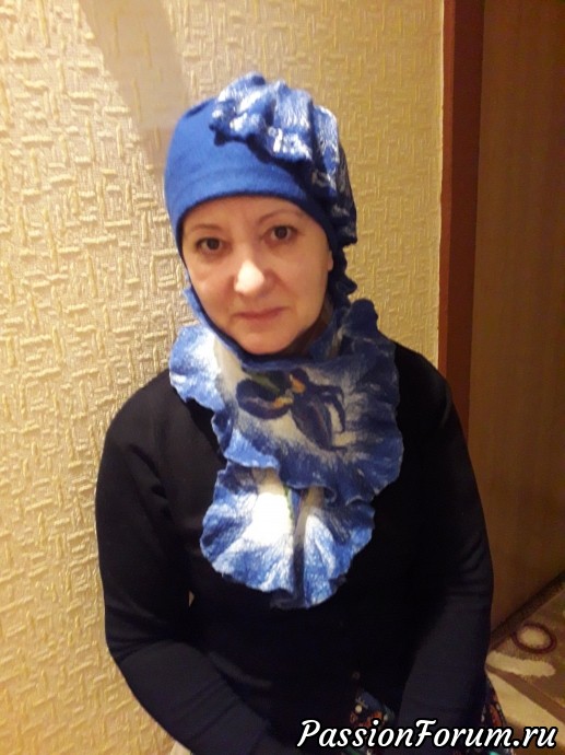 >
Это новая шапочка к
моему полупальто с
ирисами >
Это новая шапочка к
моему полупальто с
ирисами