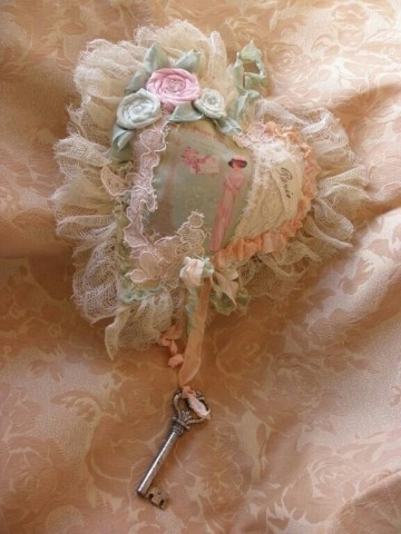 Граница между светом и тенью — ты.