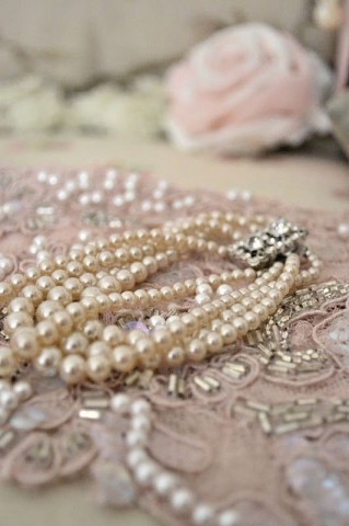 Граница между светом и тенью — ты.