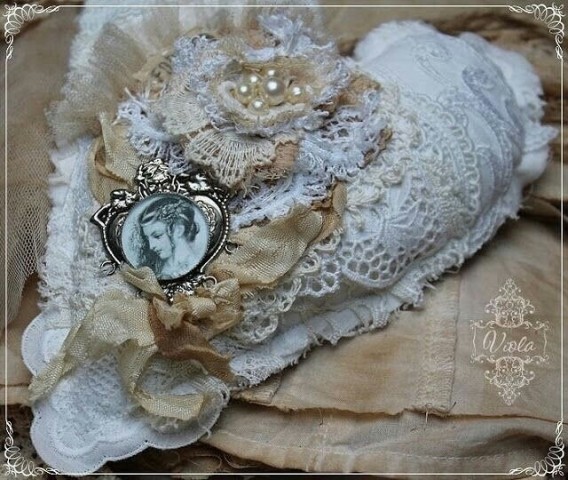 Граница между светом и тенью — ты.