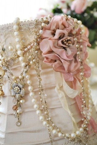 Граница между светом и тенью — ты.