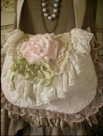 Граница между светом и тенью — ты.