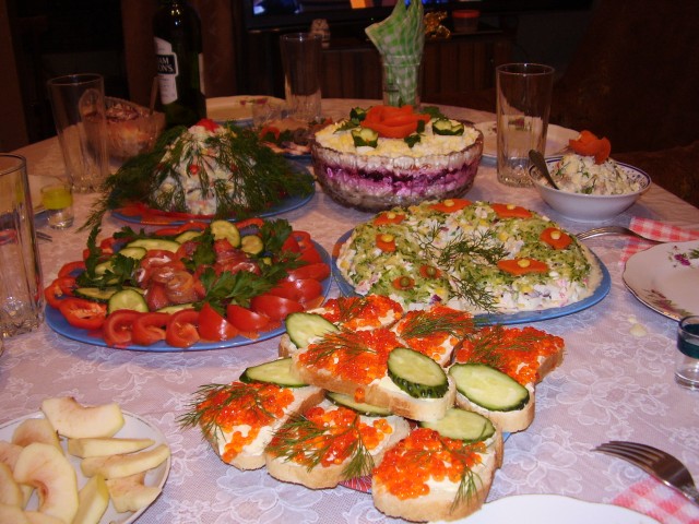 Мои украшения салатов.