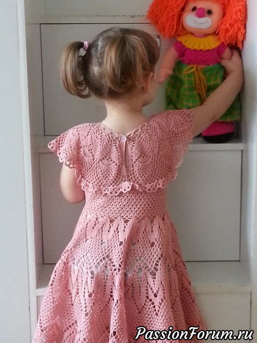 Полинка в новом платье (вслед к предыдущему топику)