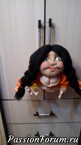 Разлетелись по хозяевам.