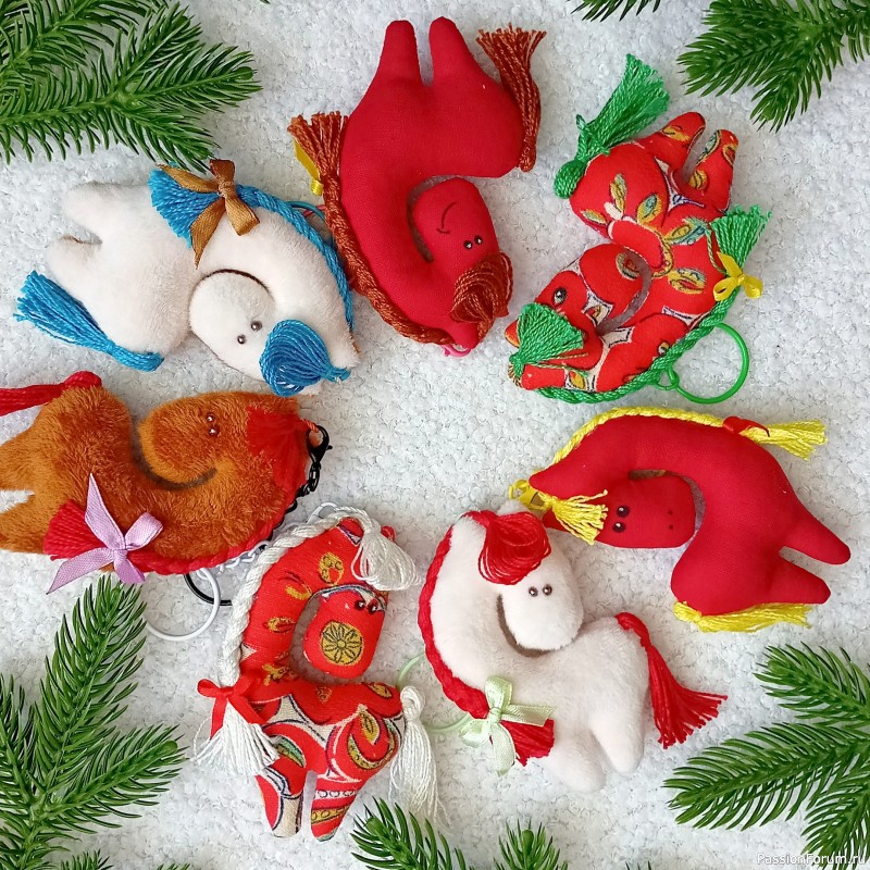 Брелок лошадка Лили