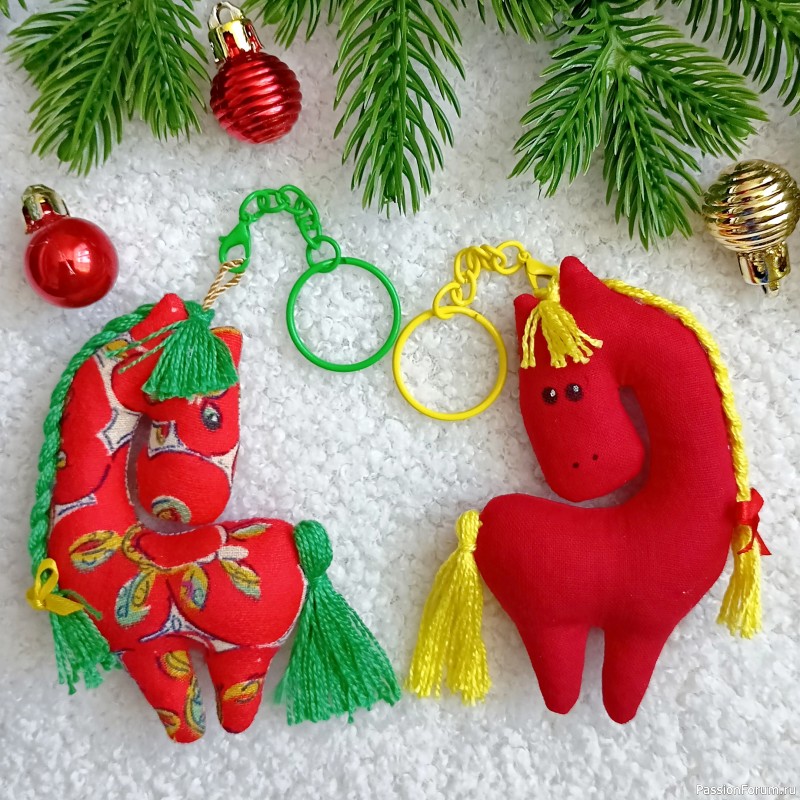 Брелок лошадка Лили